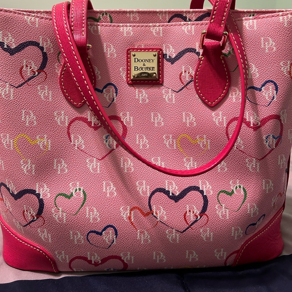 Dooney & Bourke